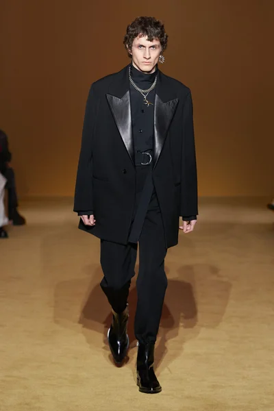 Look 42